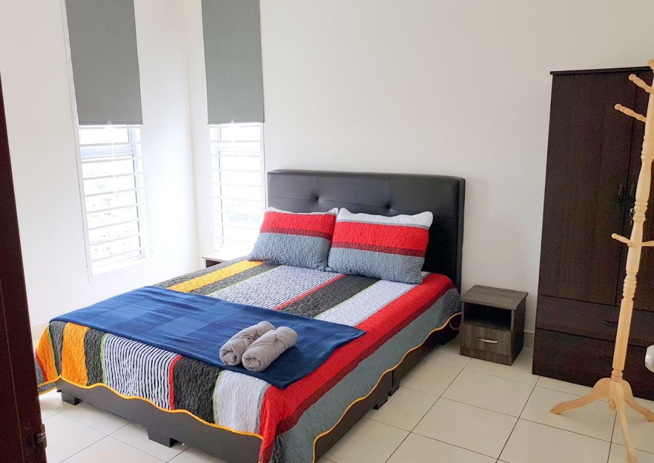 Hz Homestay @Ascotte Boulevard Semenyih Exterior foto