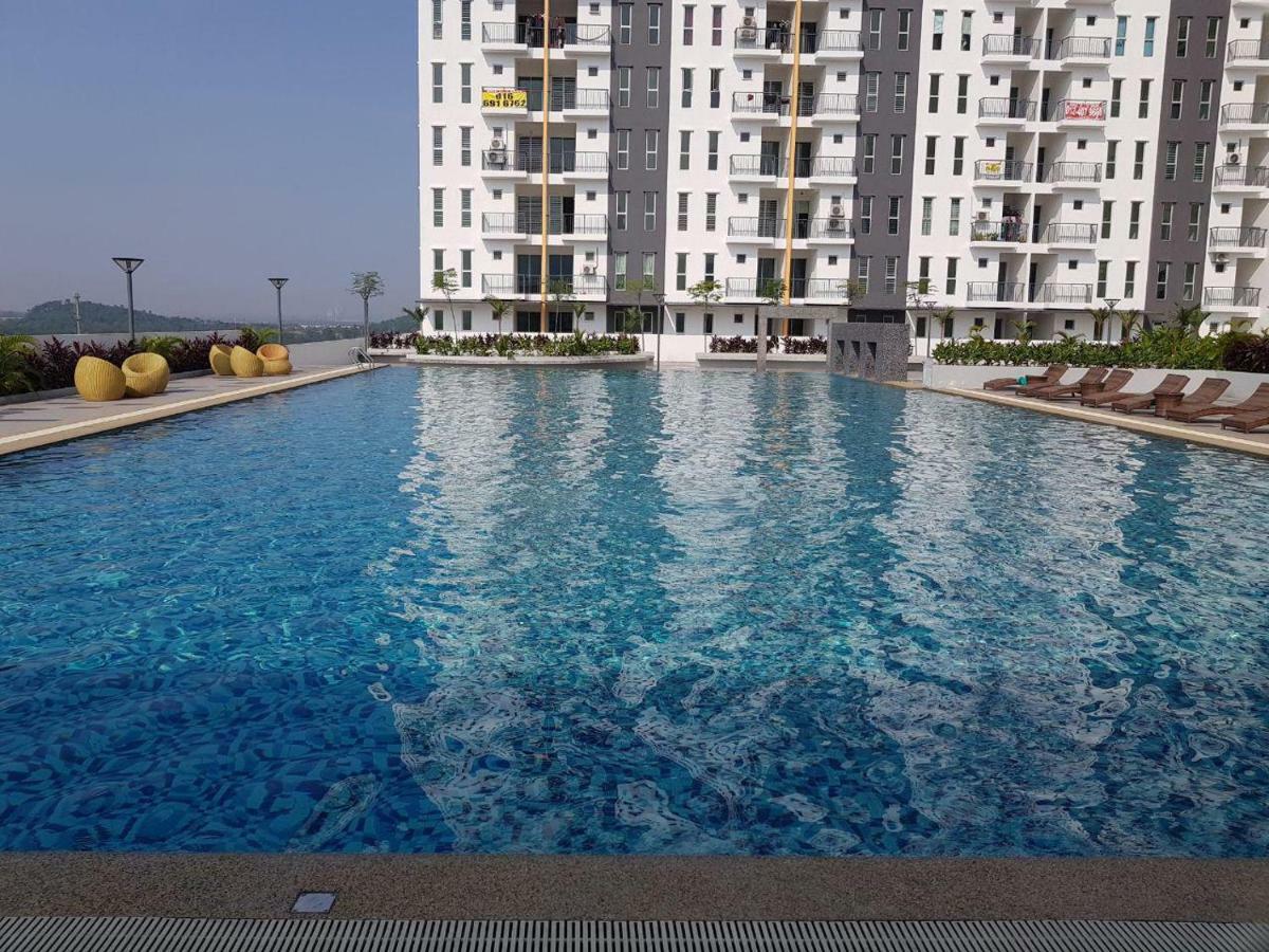 Hz Homestay @Ascotte Boulevard Semenyih Exterior foto